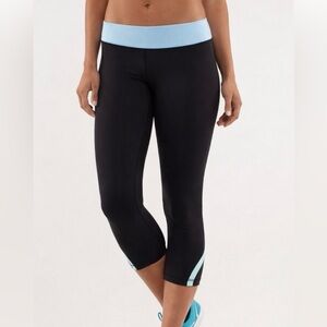 Lululemon Run Inspire Crop tight leggings 6 charcoal & robin’s egg blue rare 21”